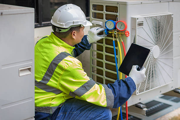 Professional Hvac technician working in Midvale, UT
